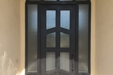 Example of a classic exterior home design in Phoenix