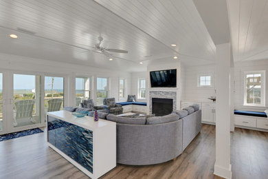 Example of a transitional home design design in Other
