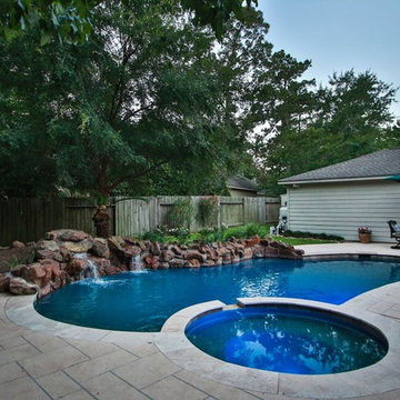 Puza- Backyard Pool Lighting