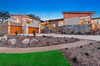 This is an example of a contemporary exterior in Adelaide.