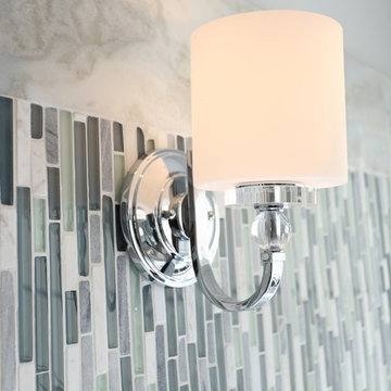 Muntzer Residence Bright Master Bathroom