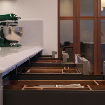 Massive and Modern Enclosed Kitchen
