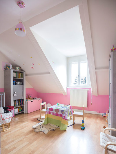 Moderne Chambre d'Enfant by Soledad Ayupa- Photographe