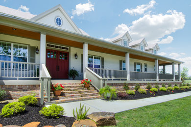 Country one-story house exterior photo in Houston
