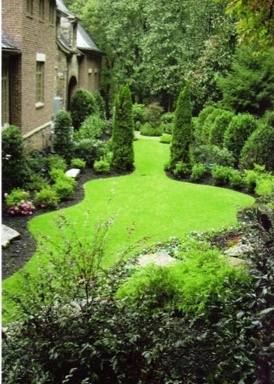 Классический Сад by Botanica Atlanta | Landscape Design-Build-Maintain