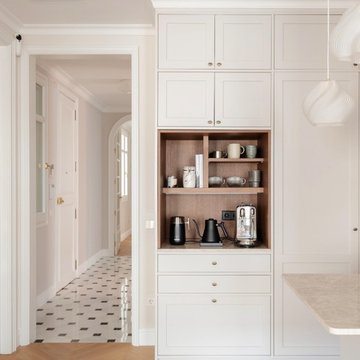 White shaker kitchen