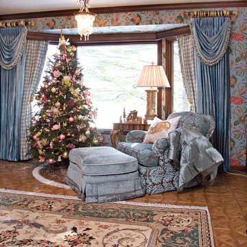 Oconomowoc Lake, Wisconsin Master Bedroom Sitting Area