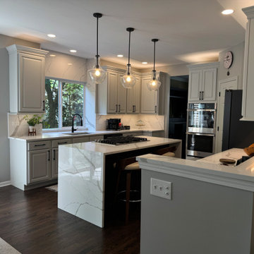 Function Meets Style: A Kitchen Designed for Living & Entertaining