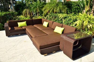 Patio - modern patio idea in Miami
