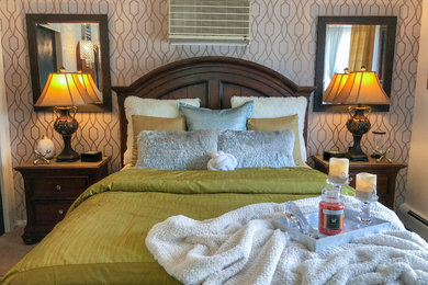 Bedroom - transitional bedroom idea in New York