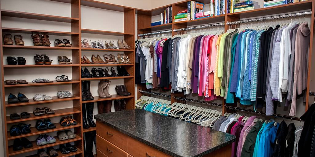 The Professional Organizers Guide to Clothing Consignment & Resale —  Organization & Relocation