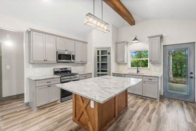 Kitchen - kitchen idea in Houston