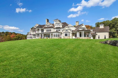 Inspiration for a timeless exterior home remodel in New York