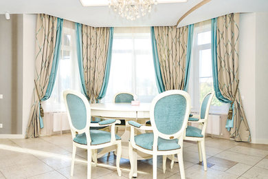 Design ideas for a transitional dining room in Moscow.