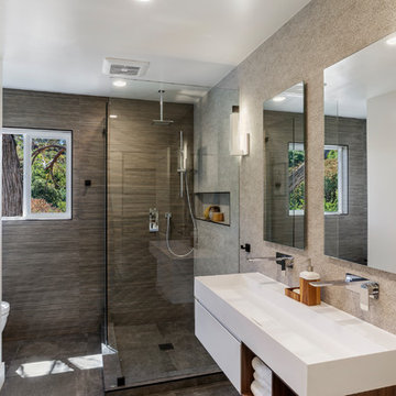 210 Tiburon Blvd