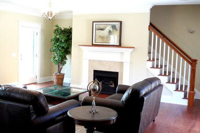 Example of an arts and crafts living room design in Providence