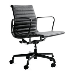 Herman Miller - Eames Aluminum Management Chair- Powder-Coated Frame, Vincenza Leather - Office Chairs