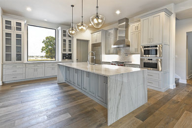 Inspiration for a large contemporary kitchen remodel in Austin
