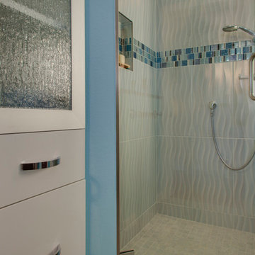 Sturdy 3/8" shower glass keeps water out and a vision in!