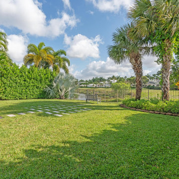 Palm Beach Polo Club: Exterior