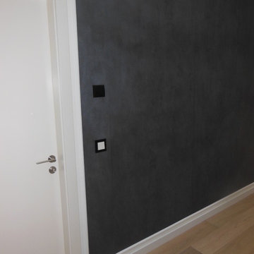 Wohnung mit Glattvlies & Gestaltung in Metallic/Platinum & Stuckelementen