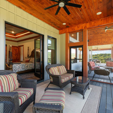 Relaxing Screen Porch
