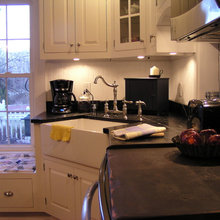 Corner sinks