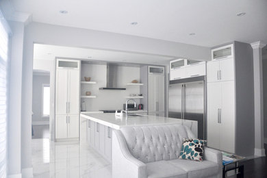 Minimalist kitchen photo in Toronto