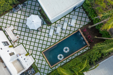 Inspiration for a pool remodel in Miami