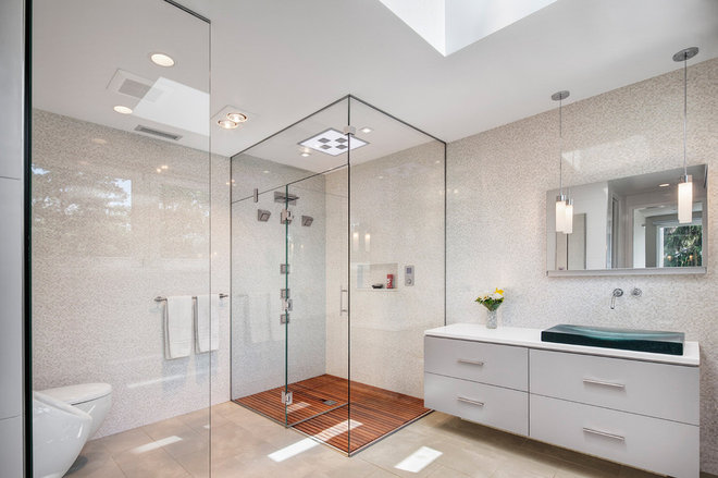 Contemporary Bathroom by Becker Architects Limited
