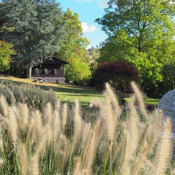 Großer Garten auf dem Land