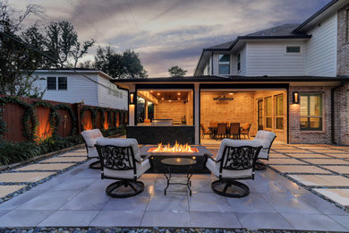 Inspiration for a contemporary patio remodel in Houston