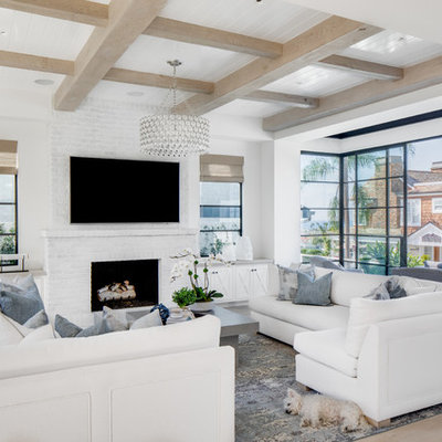 Home design - coastal home design idea in Orange County