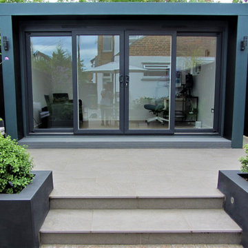 Small modern courtyard garden