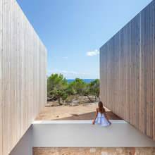 Lujo sobrio y vistas de infarto en una casa en Formentera
