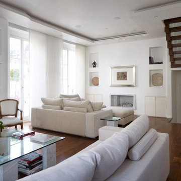 Living Room / Ceiling Dretails