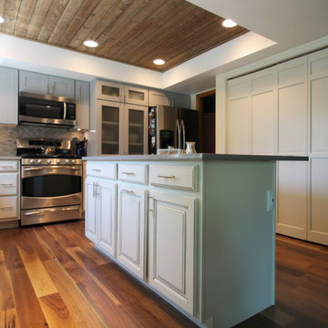 Transitional Two-Toned Kitchen Renovation