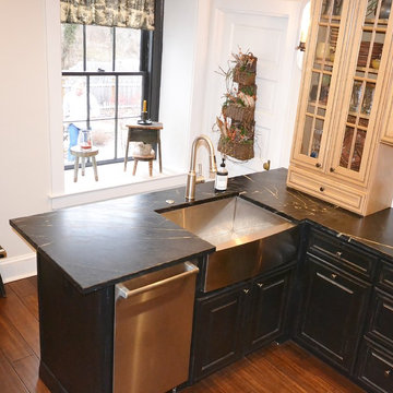 Small West Chester Kitchen w Lots of Charm