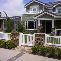 3-4' Closed Picket - Products