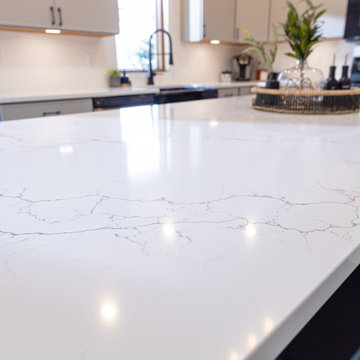 Stunning Kitchen Remodel Done With a New Quartz Countertop