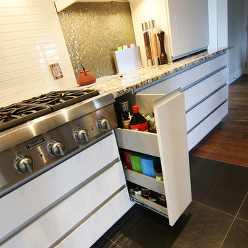 Modern High Gloss White Kitchen