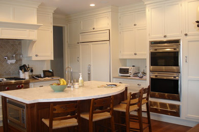Inspiration for a timeless kitchen remodel in New York
