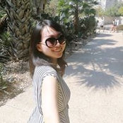 Janet Zhais foto