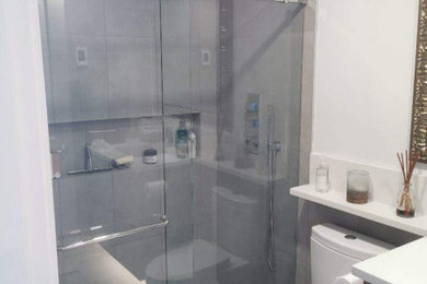 Example of a bathroom design in Vancouver