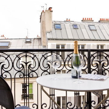 Cheers to lazy afternoons spent on the balcony