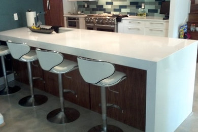 Minimalist kitchen photo in Wilmington