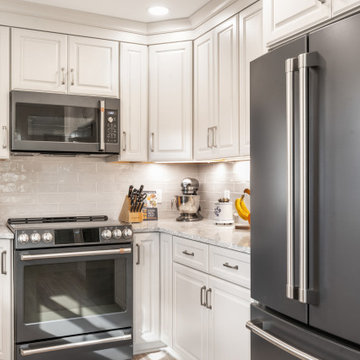 Transitional Kitchen in Ellet / Akron