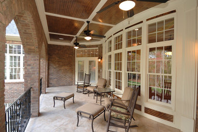 Design ideas for a traditional verandah in Miami.
