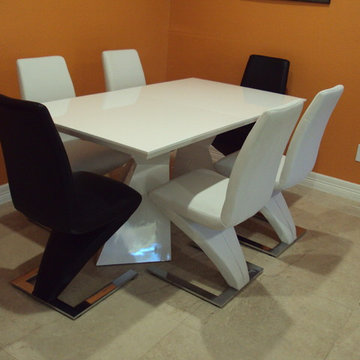 Giovanni Table & Mondrian Chairs