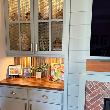 Cottage-Style Living Room & Built-ins in Hermitage, TN